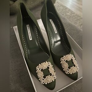 NIB Manolo blahnik green linen with pearl Hangisi heels size 41